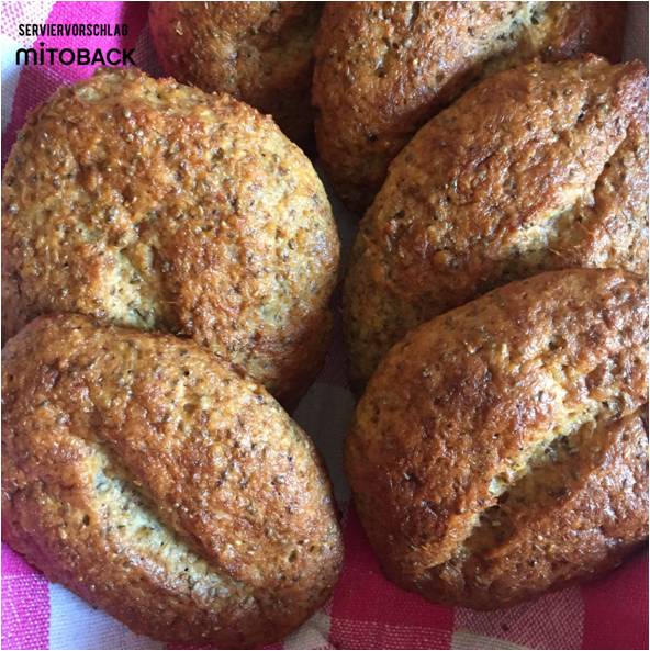 Chia-Eiweiß-Brötchen - Glutenfrei ohne Getreide - MITOBACK Chia-Eiweiß-Brötchen - Glutenfrei ohne Getreide - MITOBACK